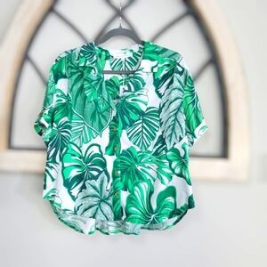 *NWT* Jane + DELANEY Green Monstera Print Cropped Button Up Chic Blouse, Sz M